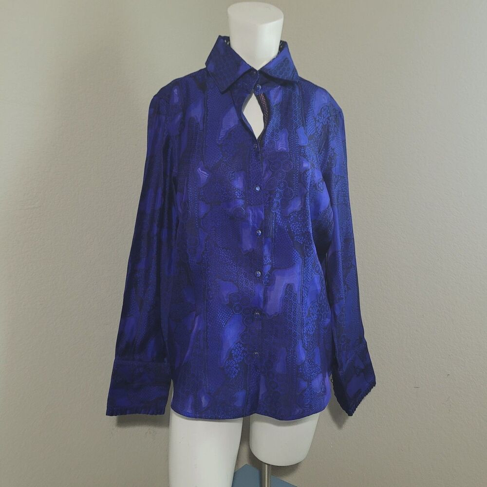Robert Graham size XL button front blouse 100% silk blue keyhole